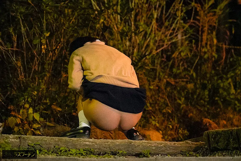 泉りおん出演「野ション女子○生連鎖開脚拘束おしっこ噴射3 泉りおん 皆月ひかる 由良かな」のサンプル画像14枚目