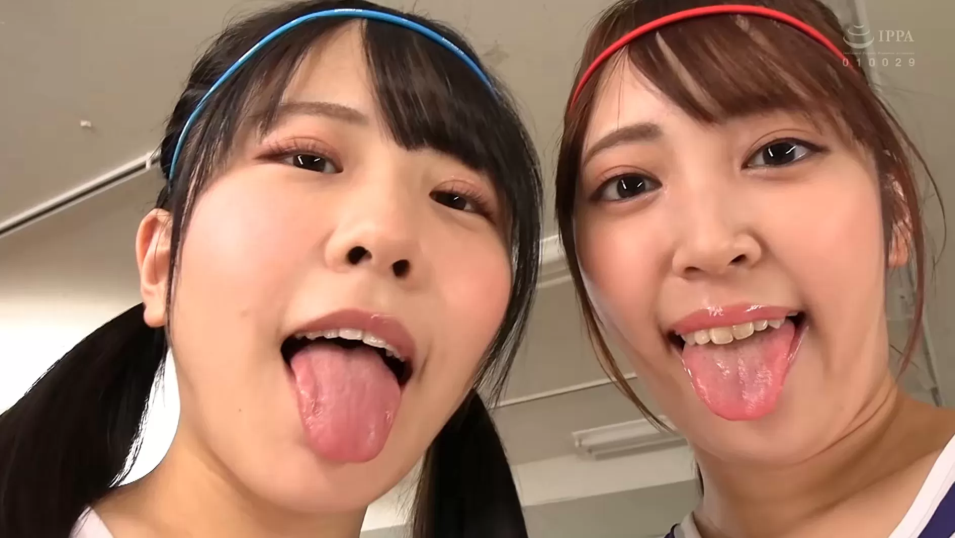 CFNM 乳首弄られハーレム学園