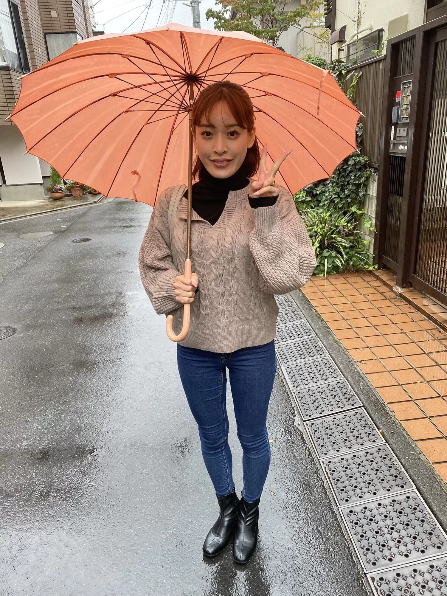 精飲美淑女 喉奥までザーメンを味わいたいドM妻とお泊りゴックン野外デートのサンプル画像1枚目