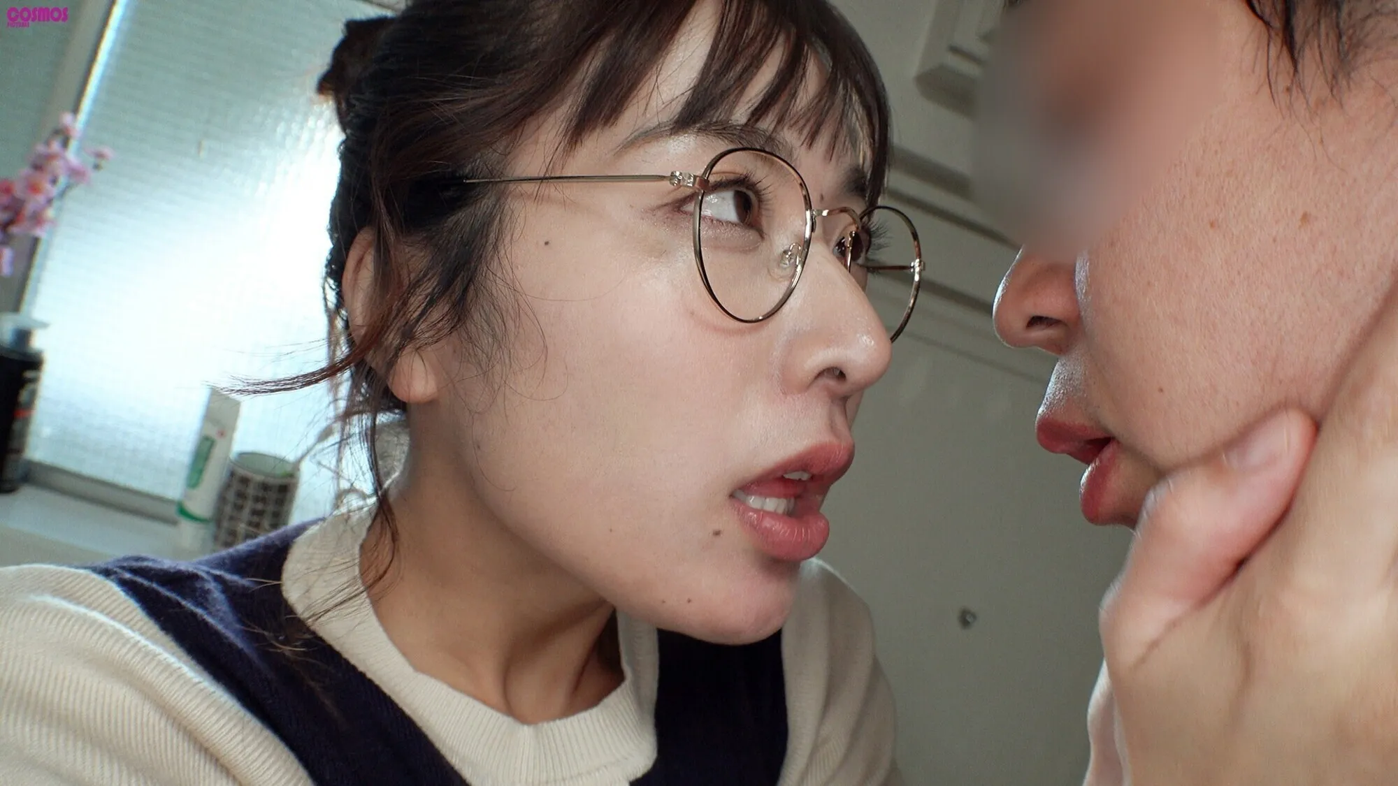 彼女のいない貧乏な自分にあるのは有り余る性欲と安アパートだけ 風俗に行く金も無いし若い子はノリが苦手・・・だからおとなしそうな人妻を捕まえてSEXしたら自分以上に性欲が凄かった!!のサンプル画像4枚目