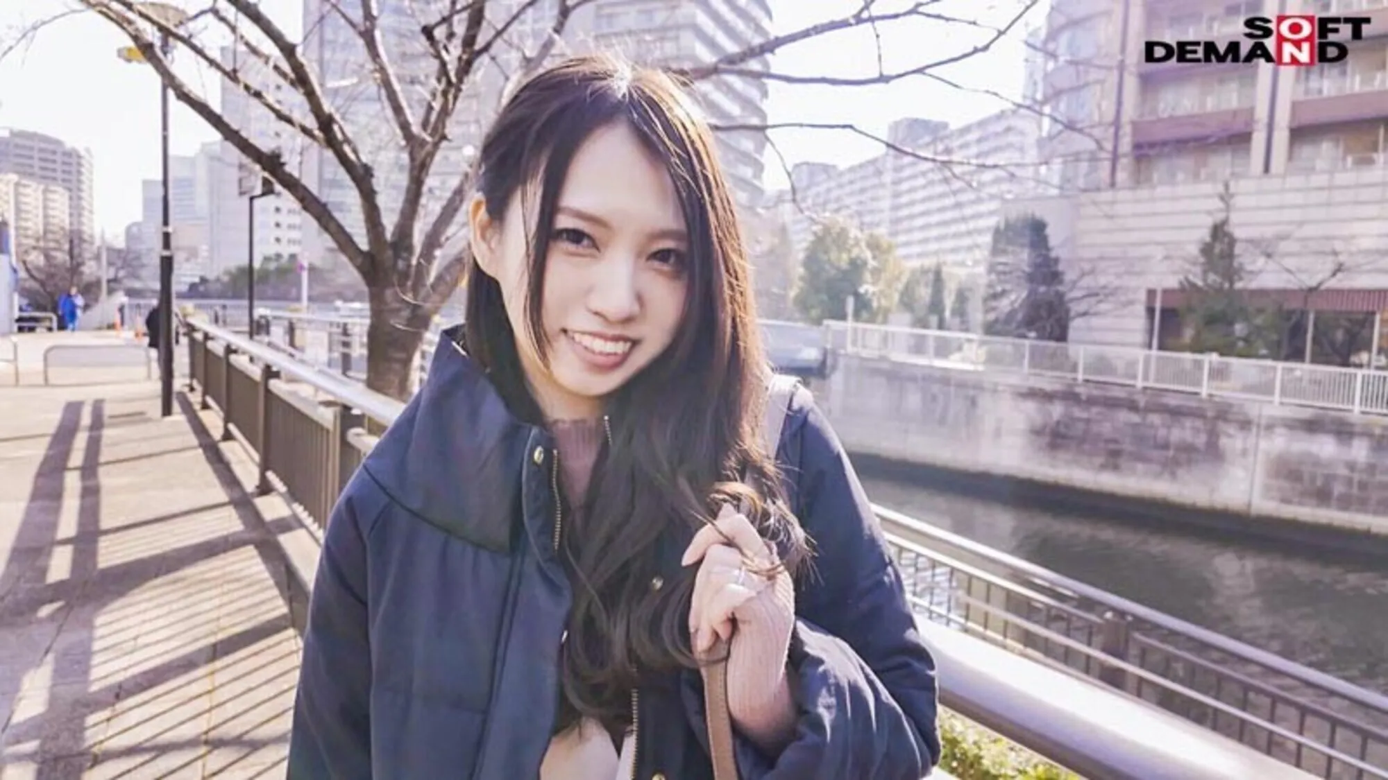 今村由美出演「根っからの明るさで職場の絵画スクールはいつも笑顔で溢れてる 今村由美 34歳 第3章 「私のしたいようにさせてね」体の相性抜群の年下男を目隠し拘束し支配する痴女デート」のサンプル画像3枚目