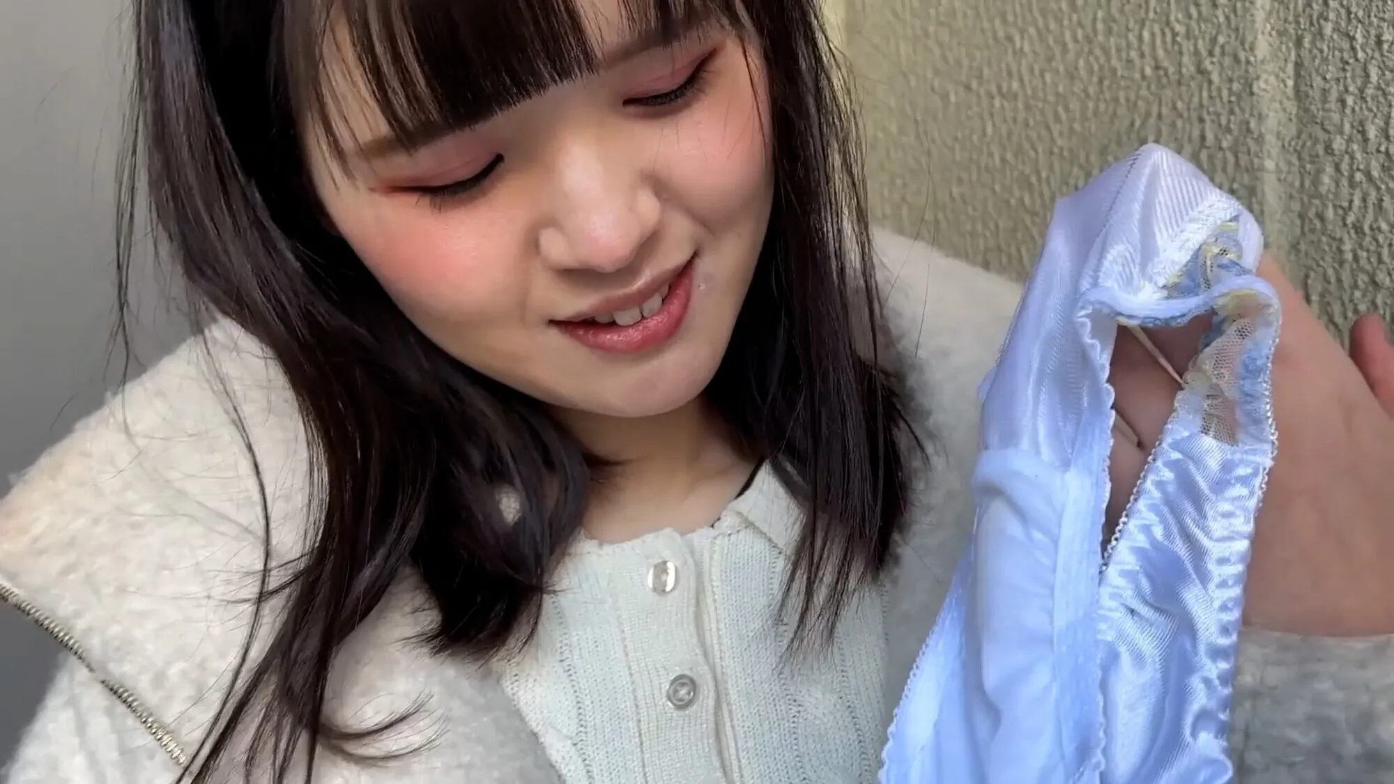 街角で声をかけてパンツの染みを見せてもらう コールセンターアルバイト あむちゃんのサンプル画像15枚目