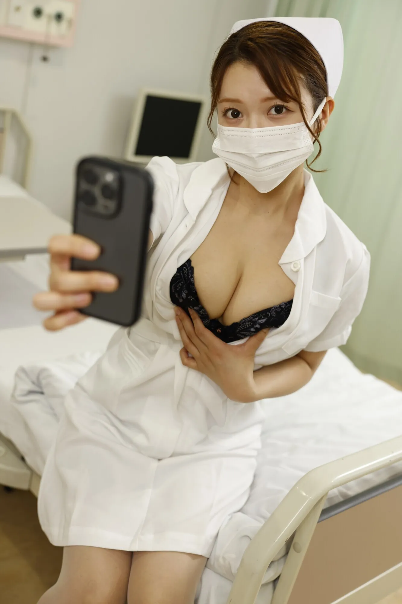 裏垢ナース 勤務中SNSえちえち配信中