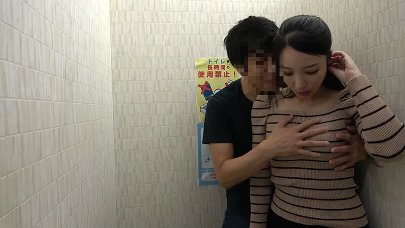 「今日はパチンコしに来たはずなのに、チ●コ握ってるなんて…」今日はどの台と人妻にします?パチンコ屋は玉も精子も出し放題!のサンプル画像9枚目