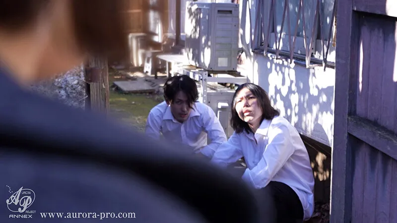 まだキスさえしていない彼氏の目の前で... 児玉れな