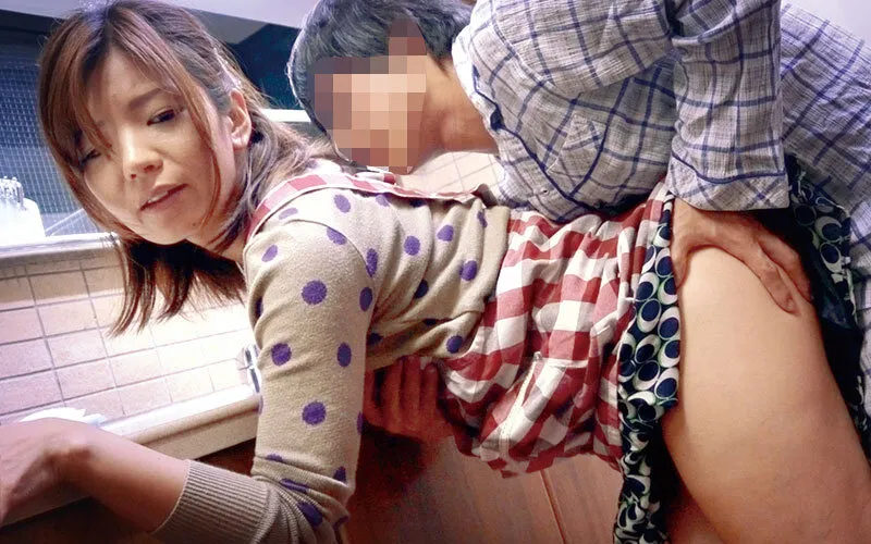 「一回だけだからね…こういう事は」嫁の母とヤレた…背徳のイケナイ関係4時間のサンプル画像6枚目