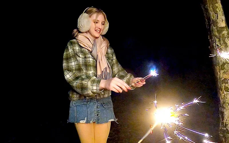可愛すぎるメロディー・雛・マークス（20歳）【キャンプ芸人】20歳になって初めてのお酒【真性中出し】「酔ってアナルにローター入れちゃったぁ嫌いにならないでね」のサンプル画像