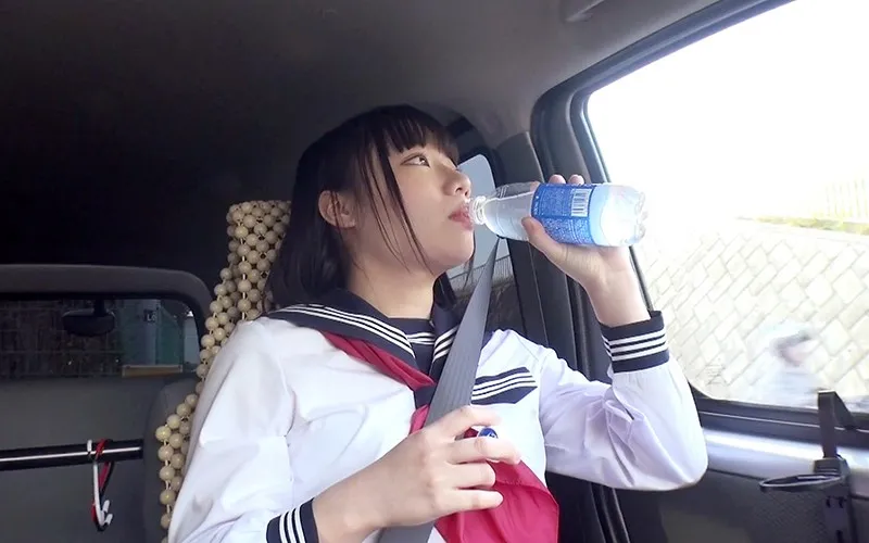 素人セーラー服生中出し(改)「ごめんなさい、ごめんなさい、ごめんなさい…」と言いながらイってばかりのセーラー服むっつり女学生。りまのサンプル画像5枚目