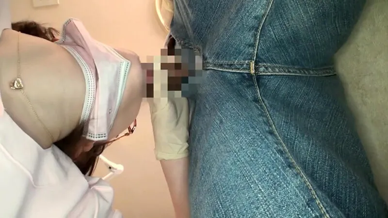 やたらと目があう歯医者さん 深田えいみ