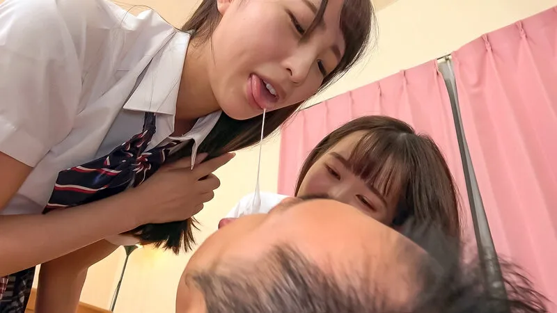三尾めぐ出演「W挑発美少女 笑顔で男をイジり倒す美形な娘たち」のサンプル画像2枚目