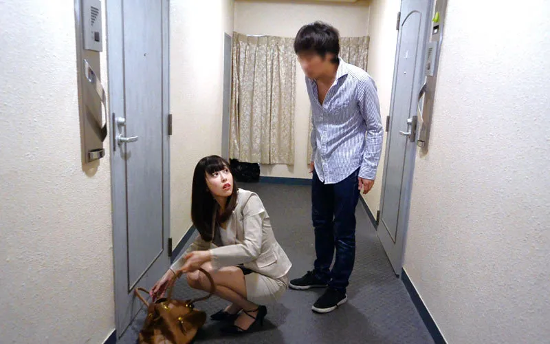 宝生リリー出演「巨乳美人OLが部屋のカギを落としてしまったら…宝生リリー」のサンプル画像7枚目