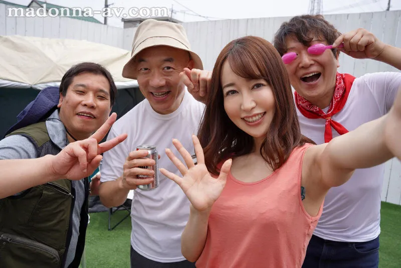 篠田ゆう出演「町内キャンプNTR テントの中で何度も中出しされた妻の衝撃的寝取られ映像 篠田ゆう」のサンプル画像2枚目