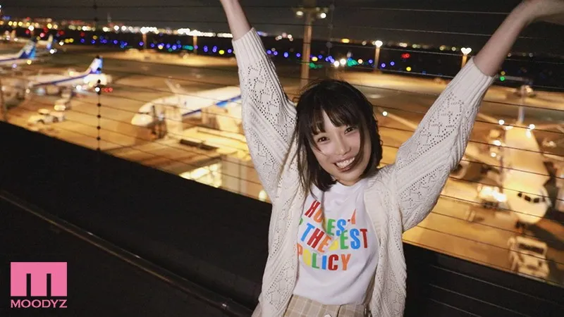 新人19歳超やんちゃな博多っ娘♪性格は中●生並みに無邪気なのにチ○ポがバカになる程高速杭打ち騎乗位が上手すぎて緊急上京即AVデビュー 松井さあや