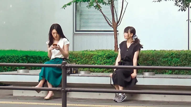綺麗でエッチなおねえさんが街でウブそうな素人女子をレズナンパ 5のサンプル画像8枚目