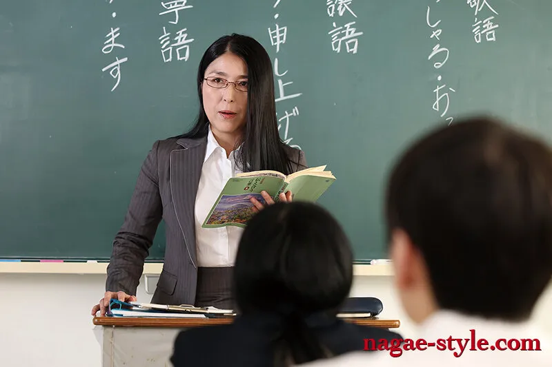 豊崎清香出演「美しいおばさんの体験談 若いデカチンの男たちにまわされて悶絶してしまった私2 豊崎清香」のサンプル画像12枚目