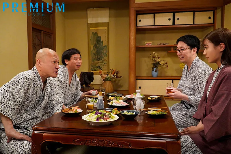 蒼乃美月出演「孕ませ部屋と化した出張先の温泉宿― 取引先の強欲オヤジ達の絶倫中出しピストンで朝まで、廻され、廻され、廻されて…接待アクメ輪● 蒼乃美月」のサンプル画像1枚目