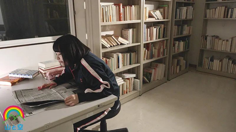 愛宝すず出演「見られたくないけど見られたい性癖の女子 怪奇現象を解決するため校内を全裸徘徊するとさまよう霊魂に全裸を見られてしまい恐怖と羞恥が入り混じり放尿発情し… 愛宝すず」のサンプル画像3枚目