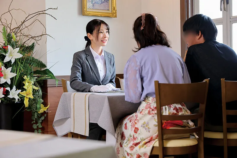 宮西ひかる出演「僕と愛を誓い合った真面目で仕事熱心な可愛い彼女が、ビデオ通話中に生ハメ中出しハメ撮りセックスさせられるまでの一部始終 宮西ひかる」のサンプル画像4枚目